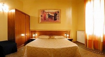 La Luna Guest House Firenze Bagian luar foto